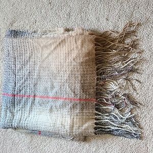 David and Young blanket scarf